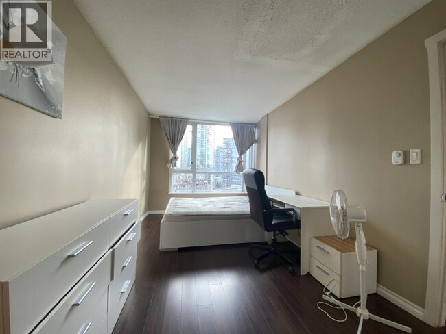 1212 Howe St Unit 10XX