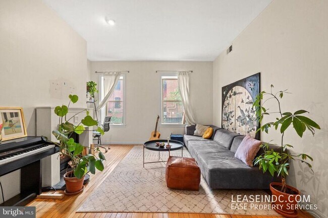 Photo - 1930 New Hampshire Ave NW Unidad #12