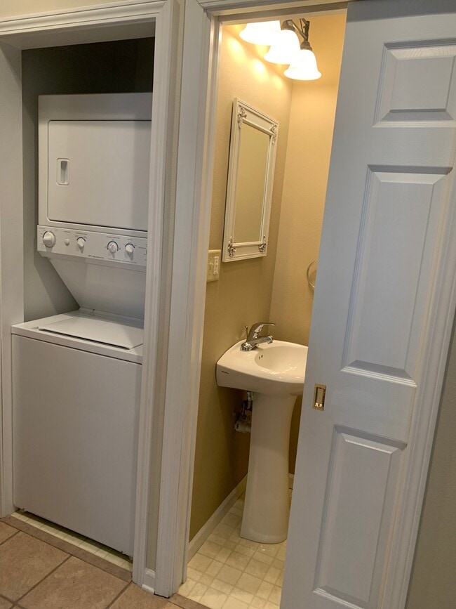 Photo - 1015 Ave C