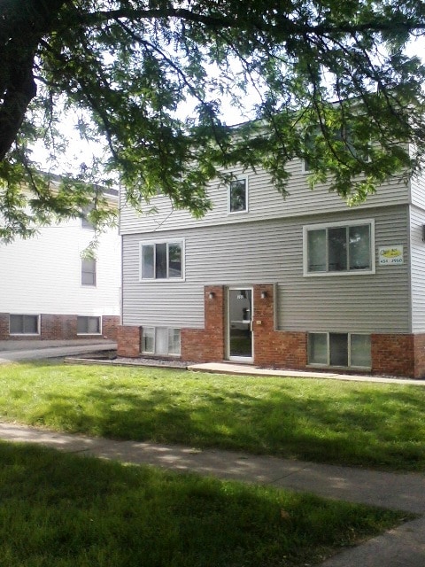 102 W. Locust - Class Act Realty