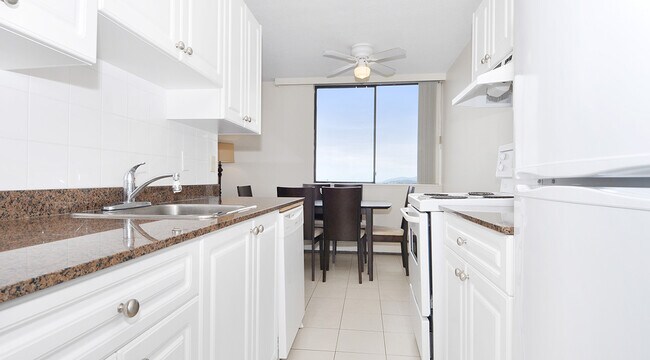 Photo - Marlborough Tower Unit 00905