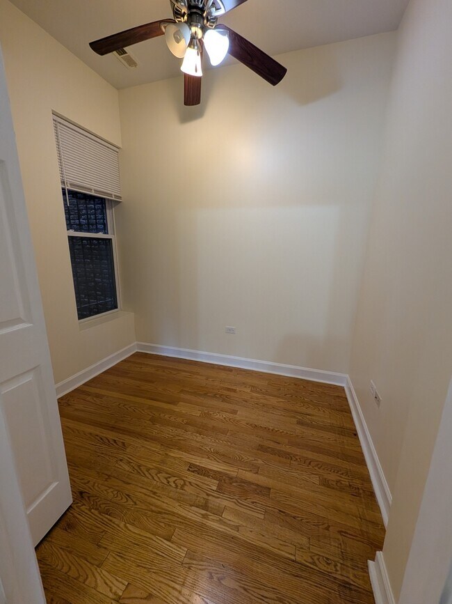 Photo - 5031 S Hermitage Ave