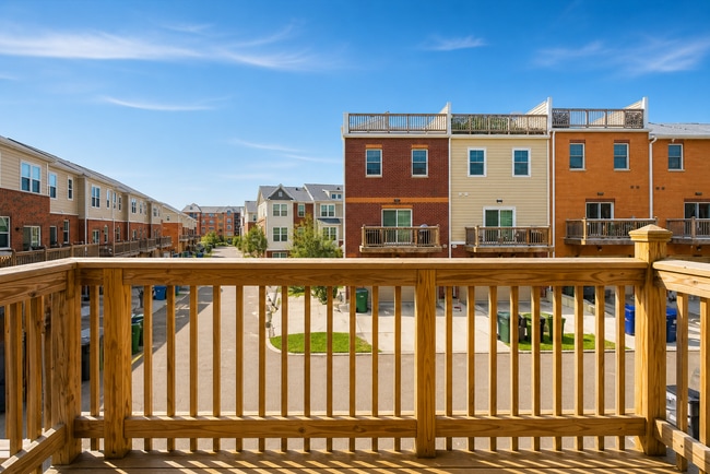 Building Photo - 4008 N Southport Ave Unit 1