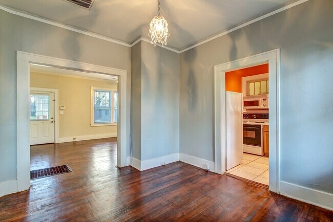 Photo - Beautiful Single Family house near downtow...