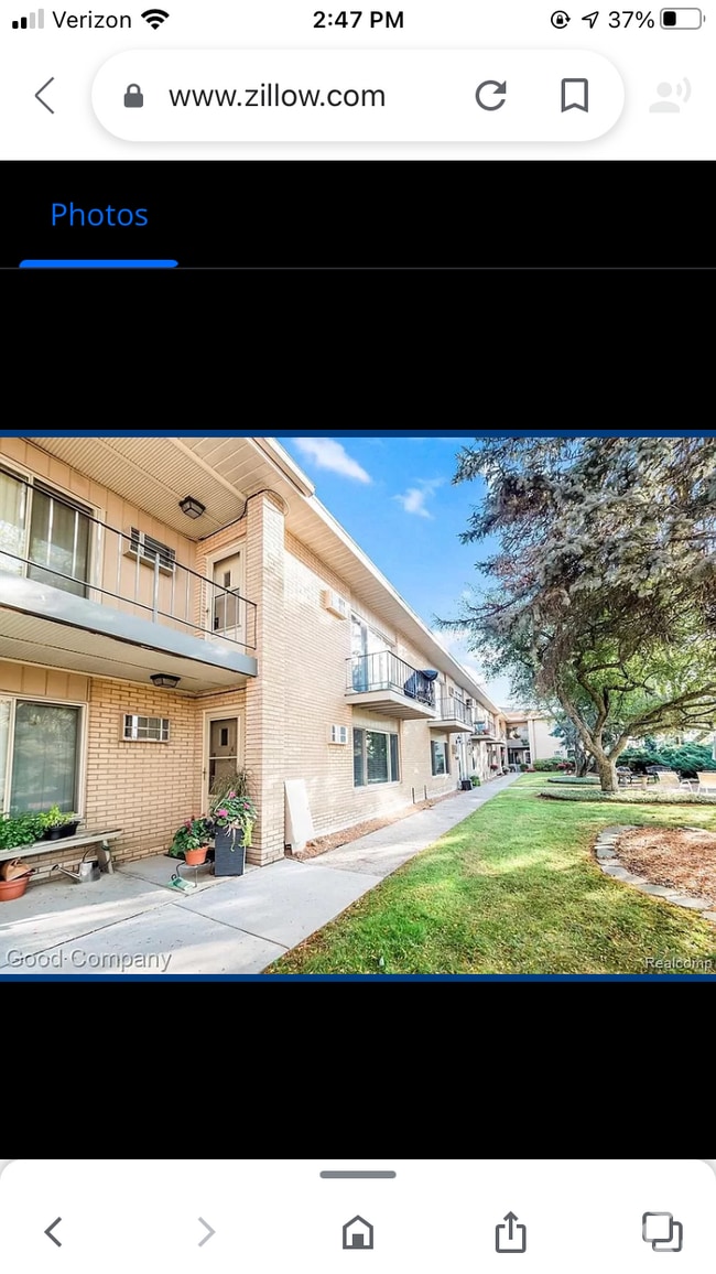 Building Photo - 2655 E Maple Rd Unit 19 Rental