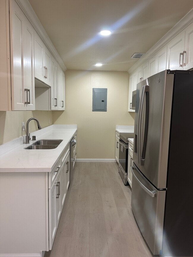 Photo - 1341 Drake Dr Unit A