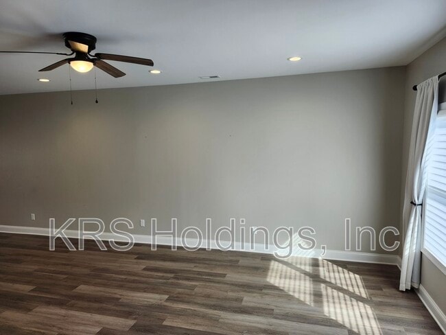 616 Zephyr Dr