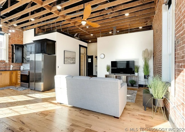 Photo - 118 E Main St Unit A