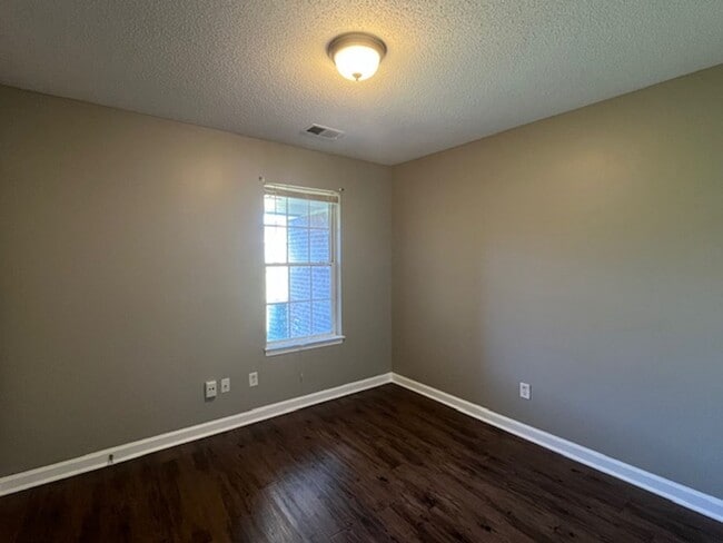 Photo - Renovated 3 Bedroom 3 Bath Townhome for Rent!