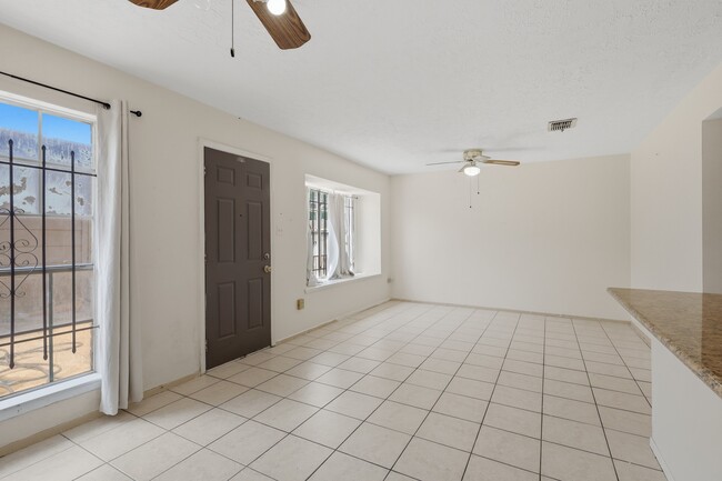 Photo - 12449 Sharpview Dr Unidad 2449
