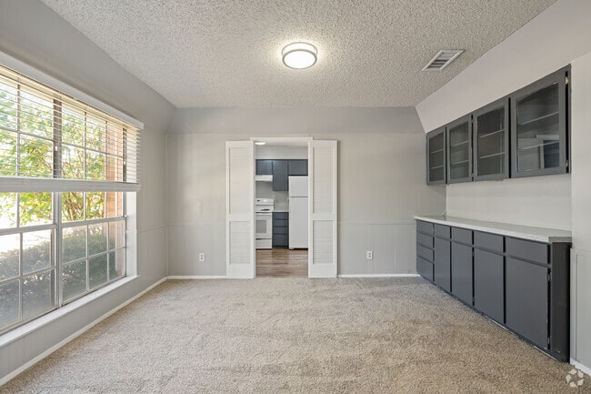 3BD, 2BA - 1,890SF - Dining Room