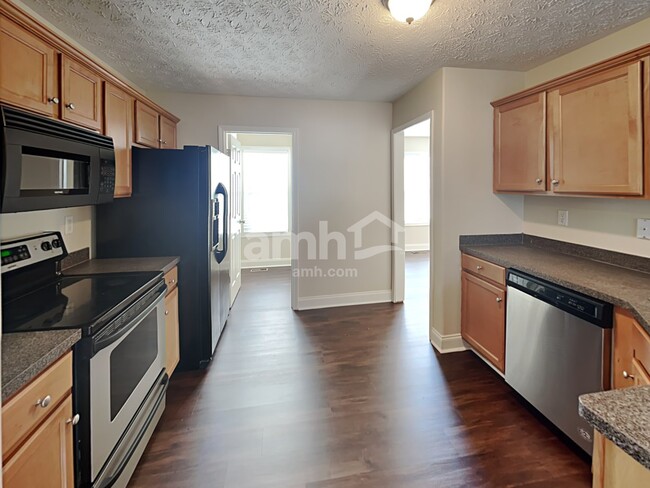 Photo - 3892 Refinement Way