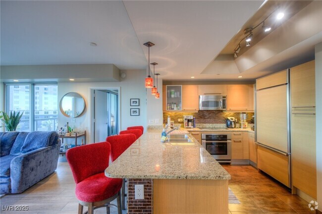 Building Photo - 322 Karen Ave Unit 301 Rental