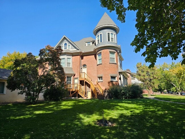 Building Photo - The Castle Unit 07 Rental