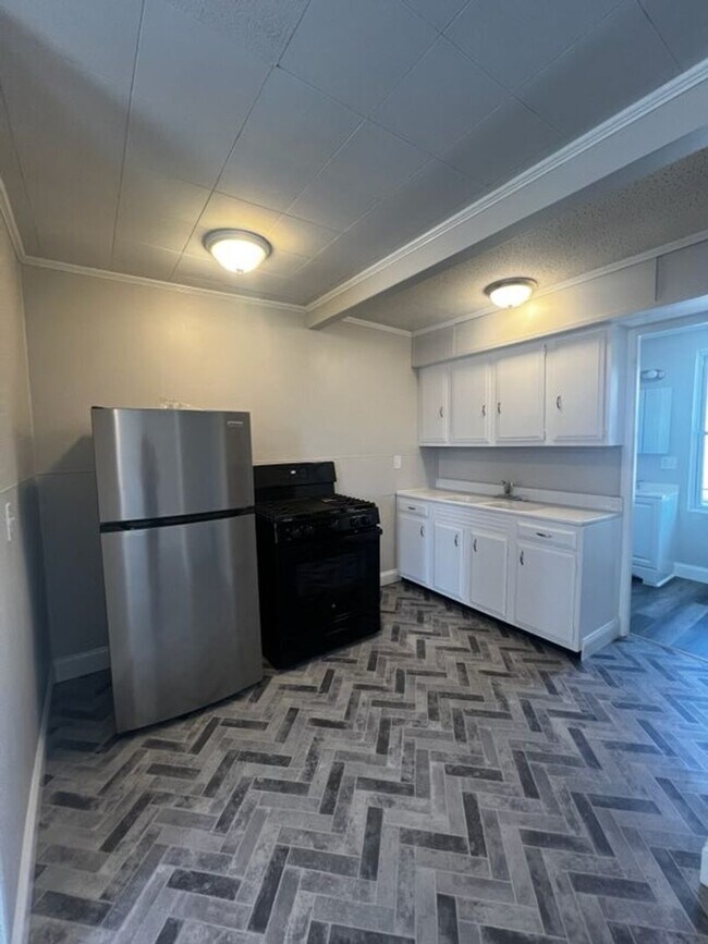 Photo - 480 Realty, LLC Unit Apt. 4