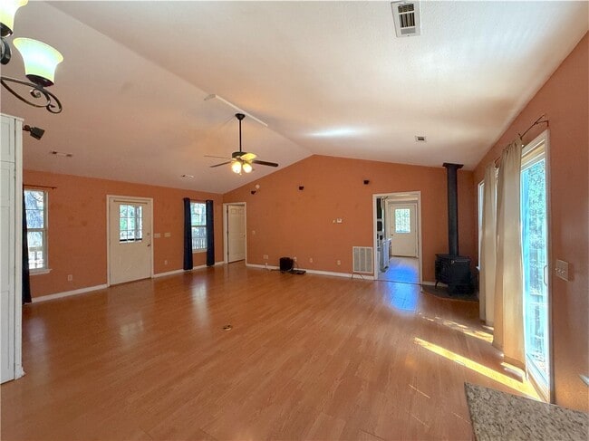 28 Hickory Cir