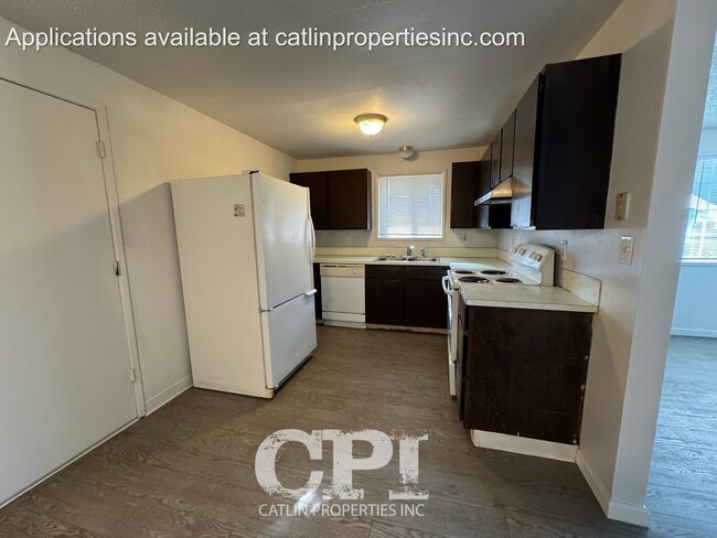 Photo - 410 Brierwood Ct SE