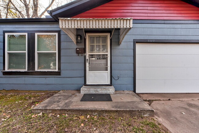 1110 W Apache St