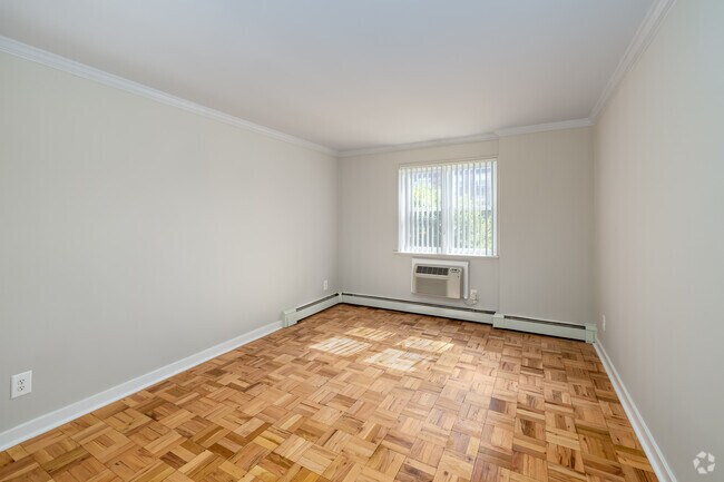 1 habitación, 1 baño - 663 pies cuadrados - Dormitorio - Maple Crest Apartments at Williston Park