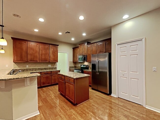 Photo - 8531 Native Pine Way