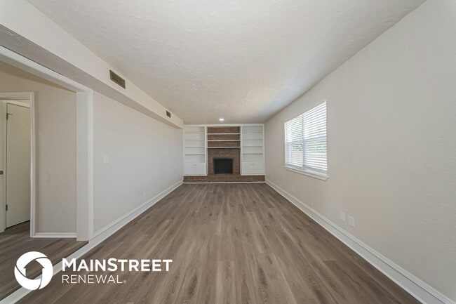 Photo - 200 S Morgan Dr