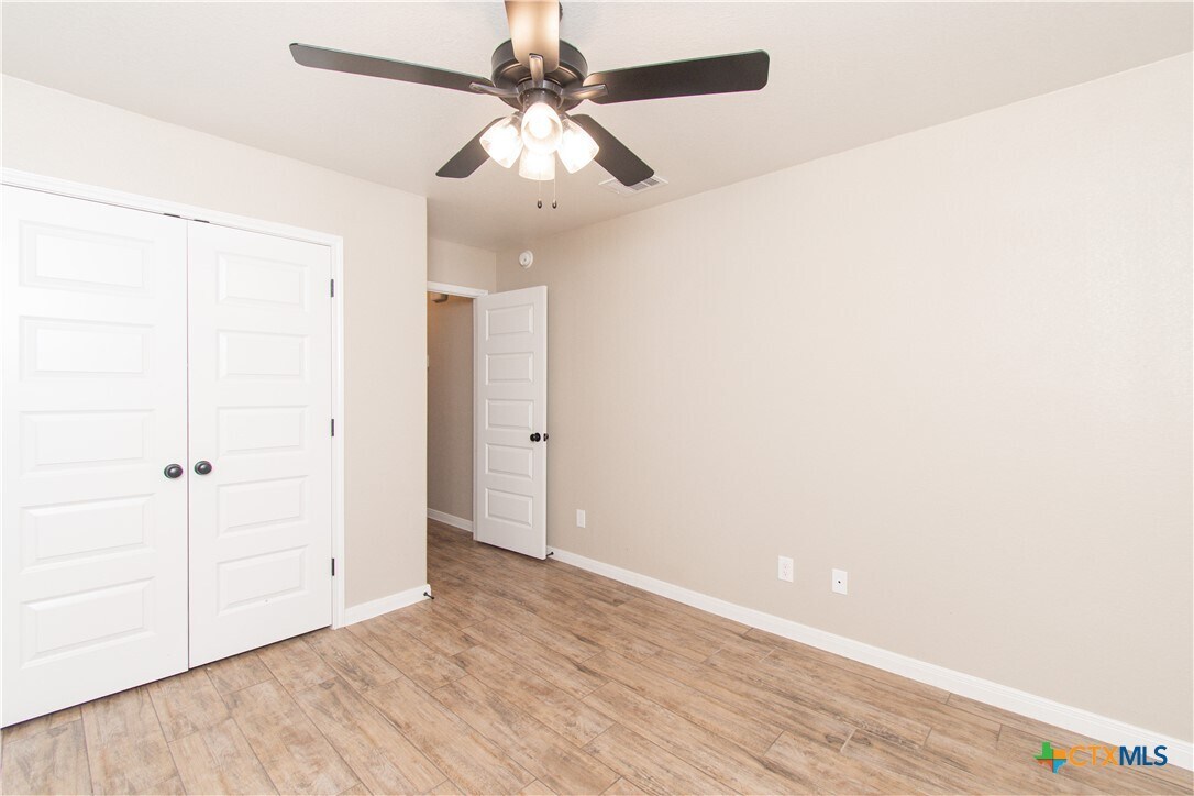 Photo - 2060 Stillwell St