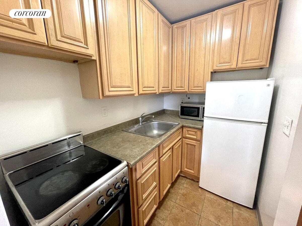 Photo - 1674 3rd Ave