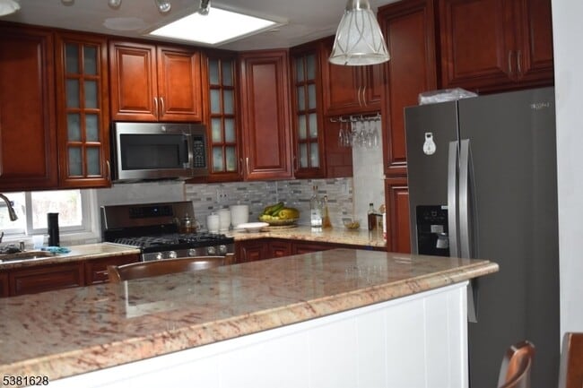 Photo - 193 McFarlane Rd