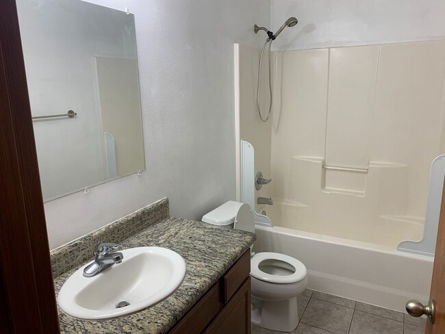Photo - 1013 N Pierce Dr Unit Apt B