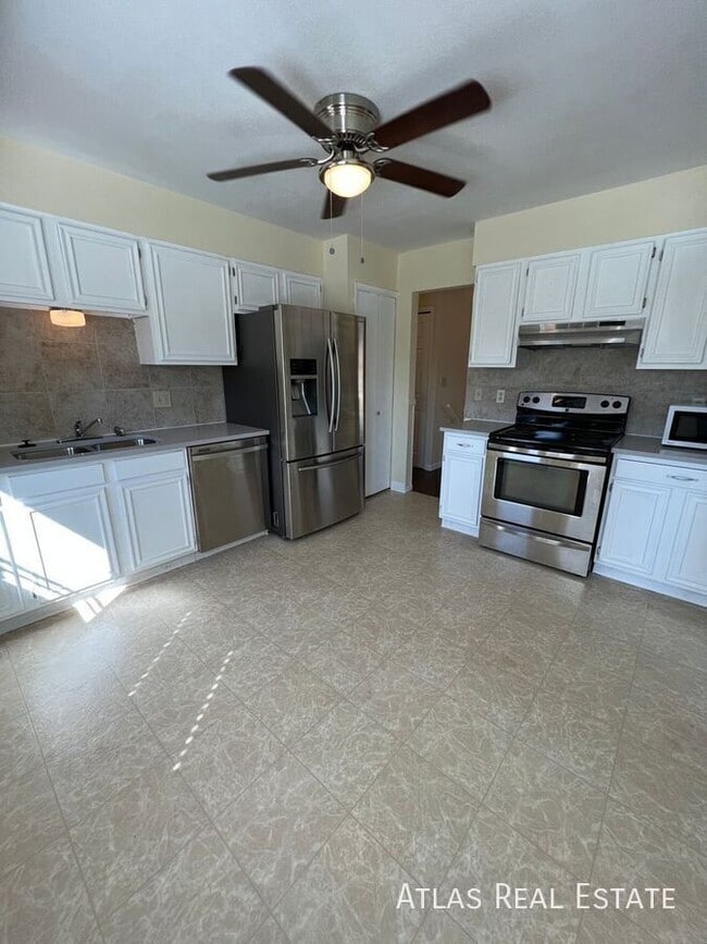 Photo - 5345 Waddell Ave
