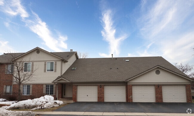 Building Photo - 1735 Chesapeake Ln Rental
