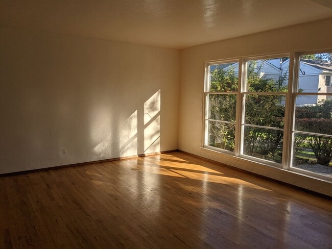 Photo - Beautiful 2 bedroom Townhome