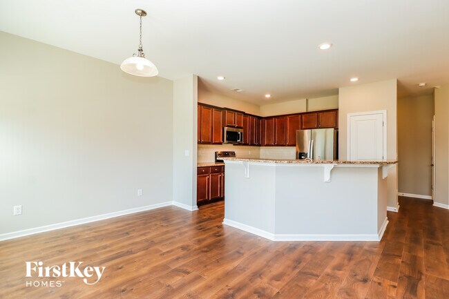 Photo - 343 Bradley Bend Dr
