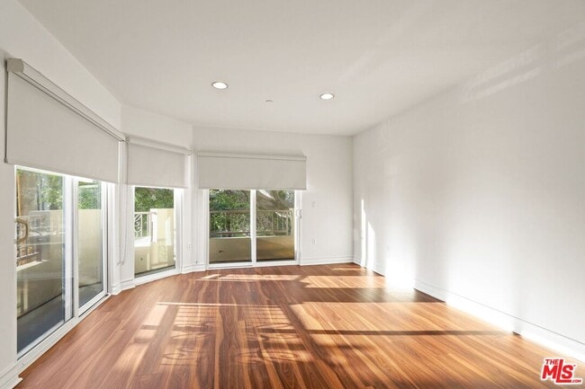 Photo - 1500 Purdue Ave Unidad 204