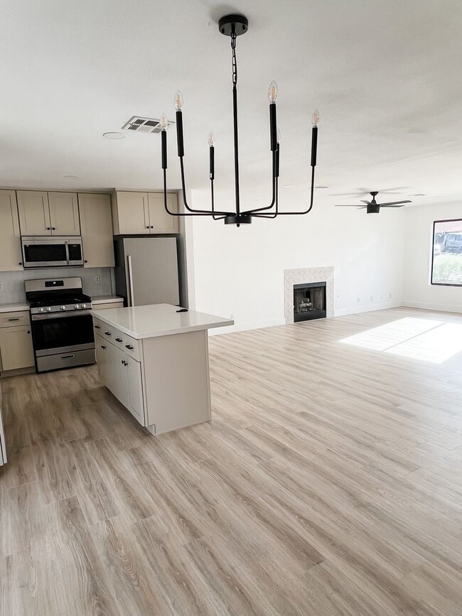 Stunning Single Story in Henderson - Stunning Single Story in Henderson House