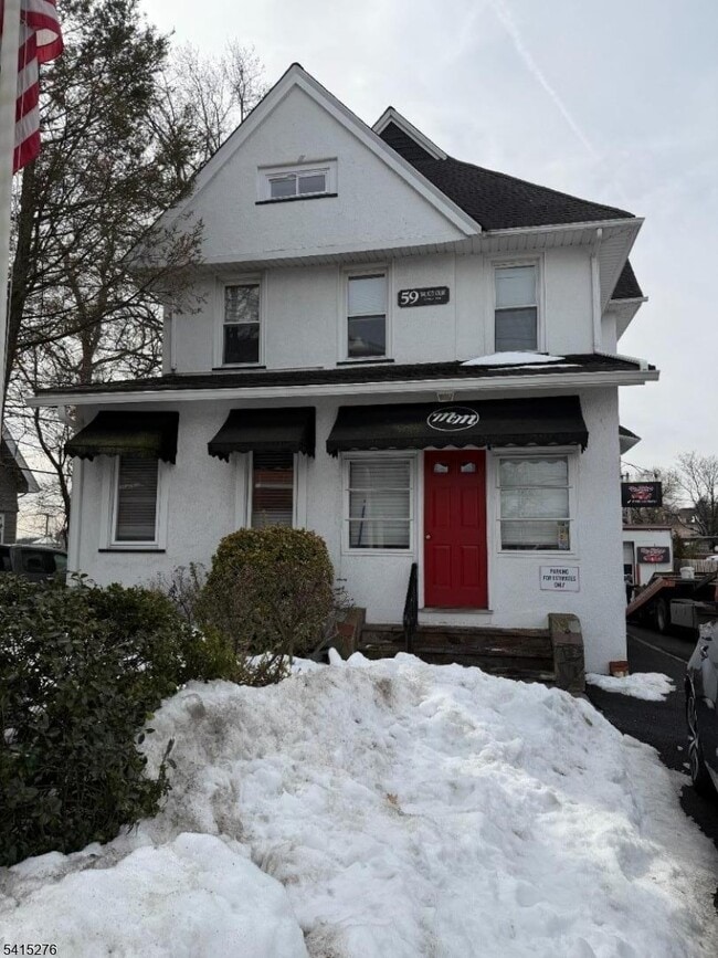 Building Photo - 59 Walnut St Unit 1