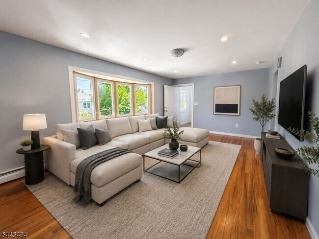 15 Wallace St Unit 2