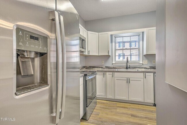 Photo - 2 Bedroom 1.5 Bath Townhome for Rent