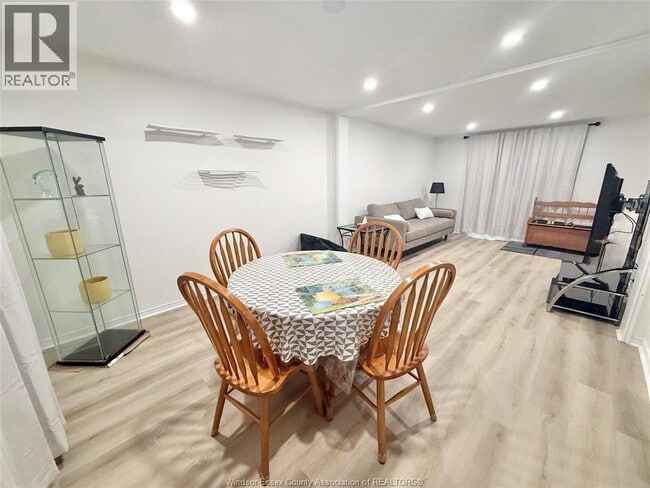 Photo - 10664 Atwater Crescent