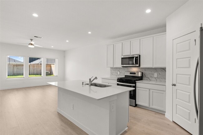 Building Photo - 31711 Farlam Farms Trl