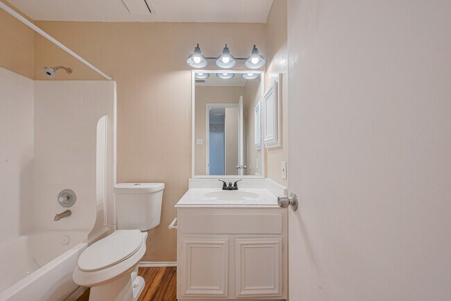 Photo - 15827 Beechnut St