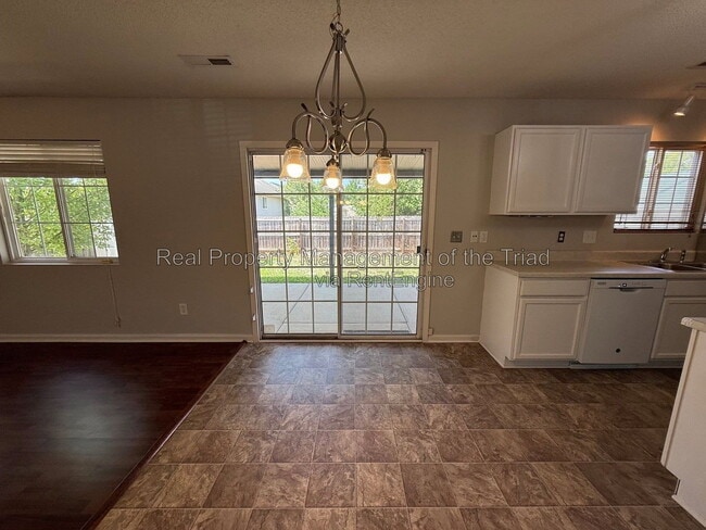 Photo - 809 Topsail Dr