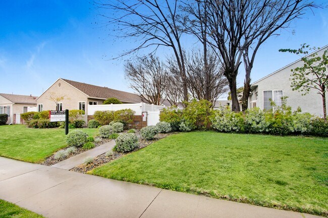 Photo - Burbank Commons