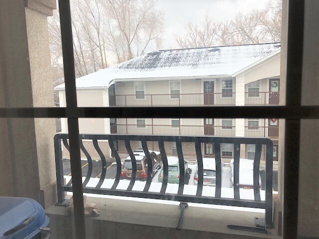 Balcony - 567 N University Ave Unit 211