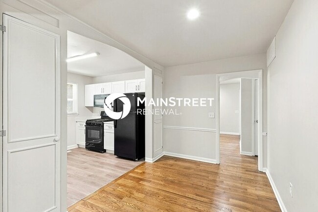 Photo - 3 Bedroom Pet-Friendly Home in Charlotte, NC with Main Street Renewal