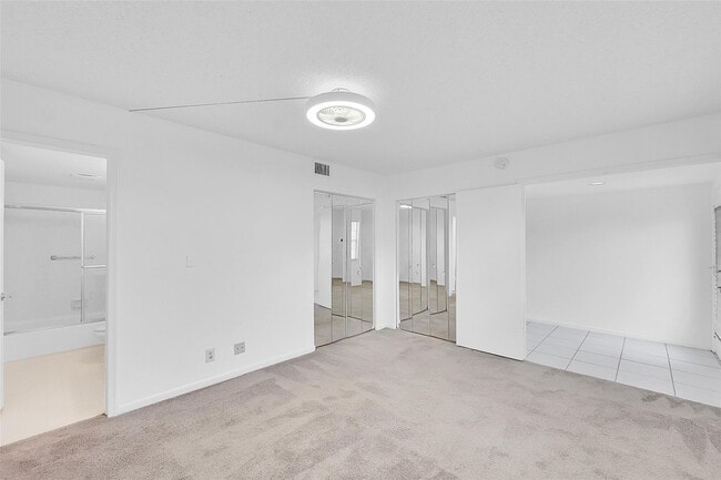 Photo - 3402 Bimini Ln Unidad F3