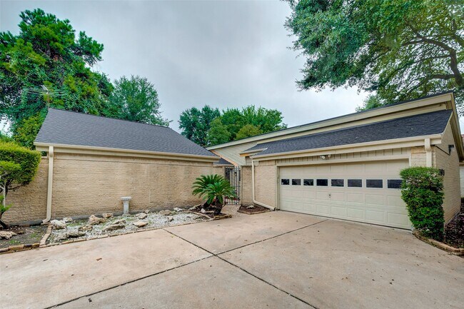 Photo - 6030 Gallant Forest Dr