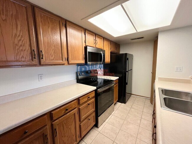 Photo - 9662 Brentwood Way Unidad 103