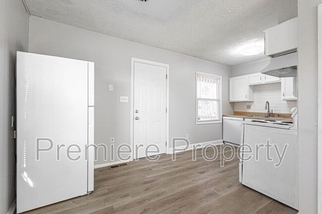 Photo - 7600 E 50th St