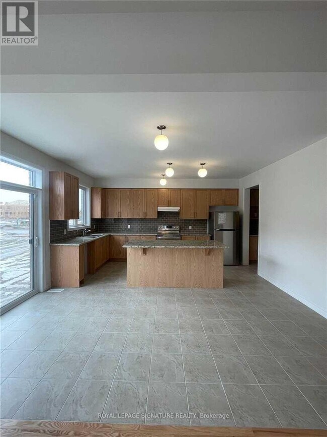 Photo - 404 Black Cherry Cres